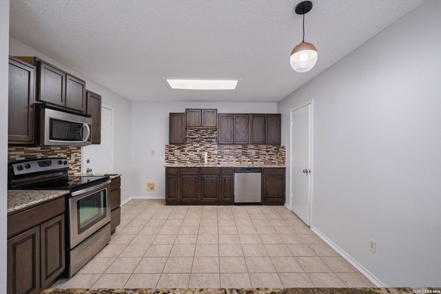7025 Tourant, San Antonio, TX 78240