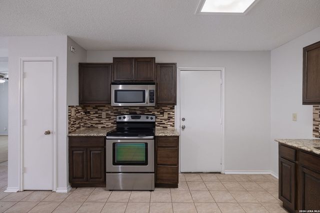 7025 Tourant, San Antonio, TX 78240