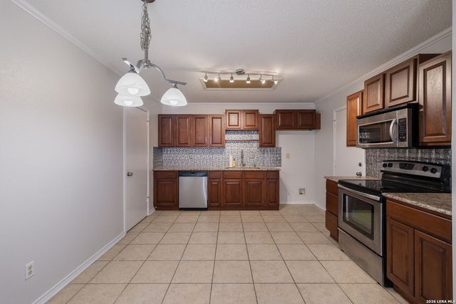 7025 Tourant, San Antonio, TX 78240