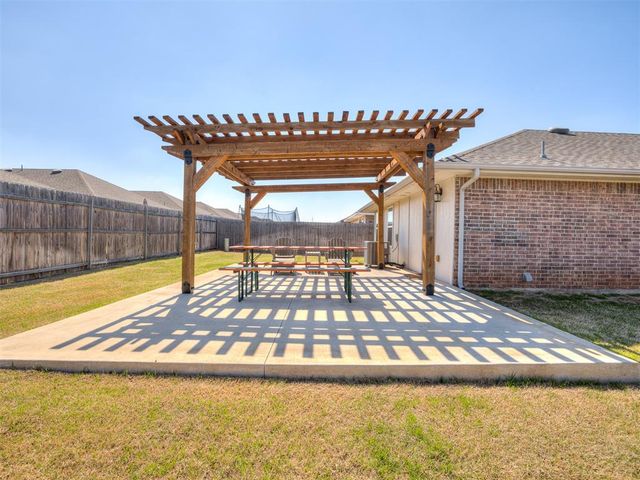 19628 Brookville Drive, Edmond, OK 73012