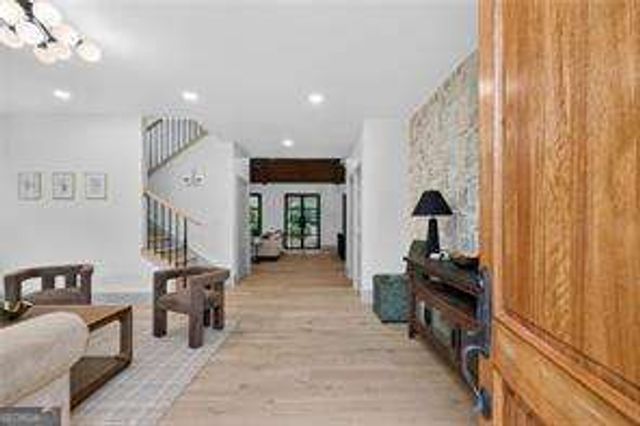 111 Lakeview Drive, Carrollton, GA 30117