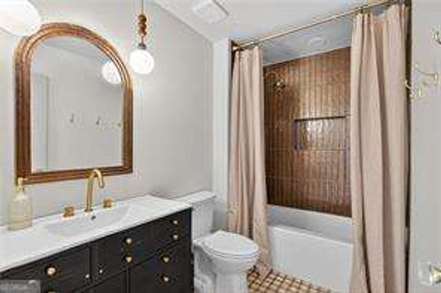 111 Lakeview Drive, Carrollton, GA 30117