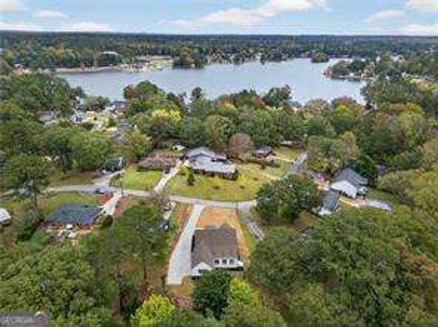 111 Lakeview Drive, Carrollton, GA 30117