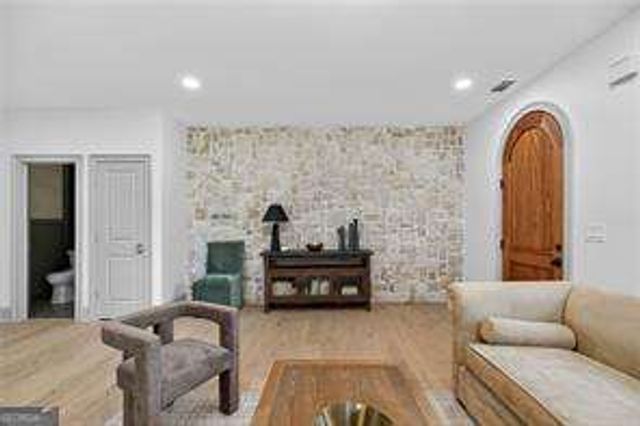 111 Lakeview Drive, Carrollton, GA 30117