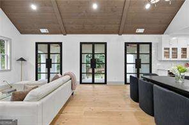 111 Lakeview Drive, Carrollton, GA 30117