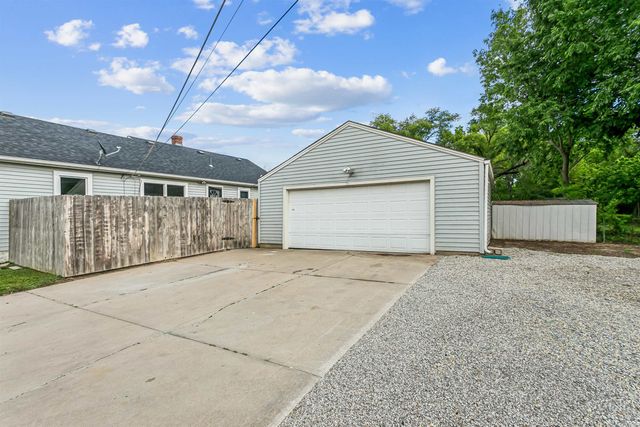 857 N Ridgewood, Wichita, KS 67208