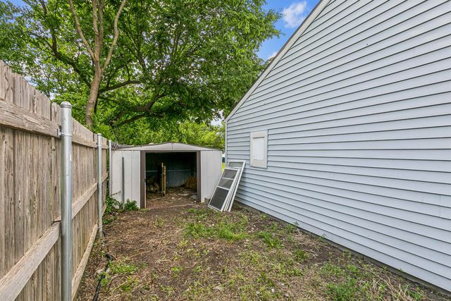 857 N Ridgewood, Wichita, KS 67208