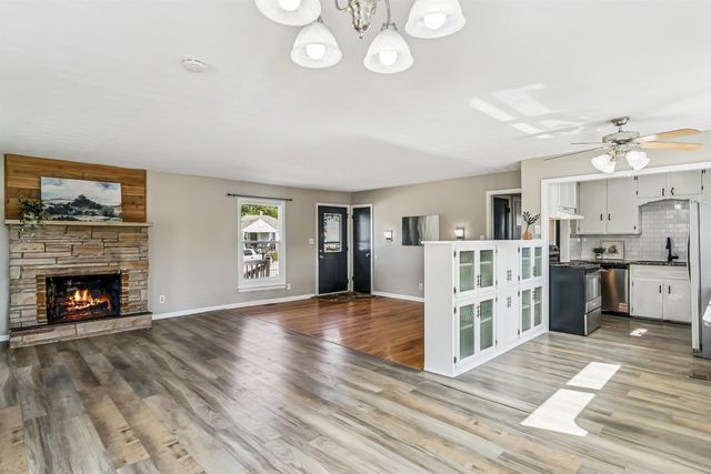857 N Ridgewood, Wichita, KS 67208