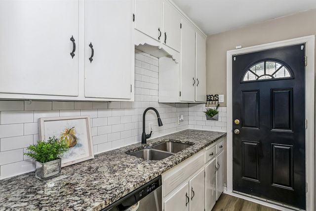 857 N Ridgewood, Wichita, KS 67208