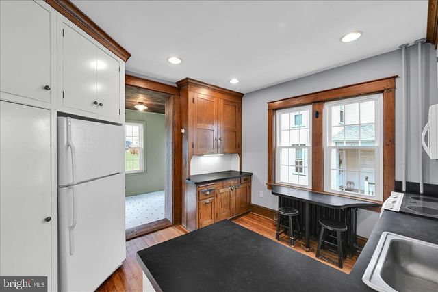 301 E MEADOW VALLEY RD, Lititz, PA 17543