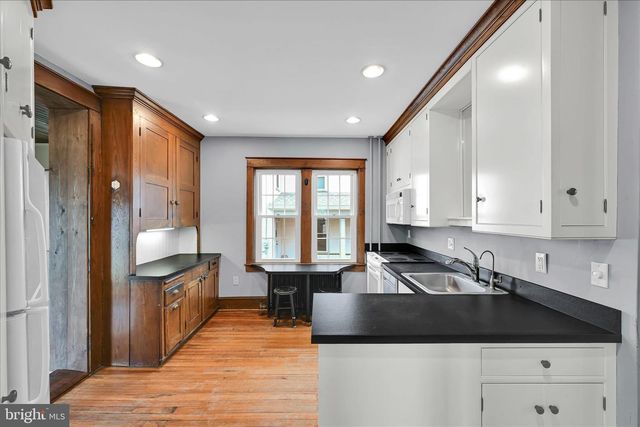 301 E MEADOW VALLEY RD, Lititz, PA 17543