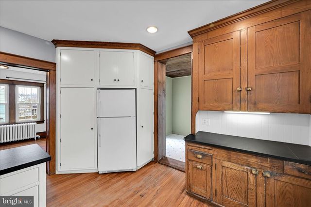 301 E MEADOW VALLEY RD, Lititz, PA 17543