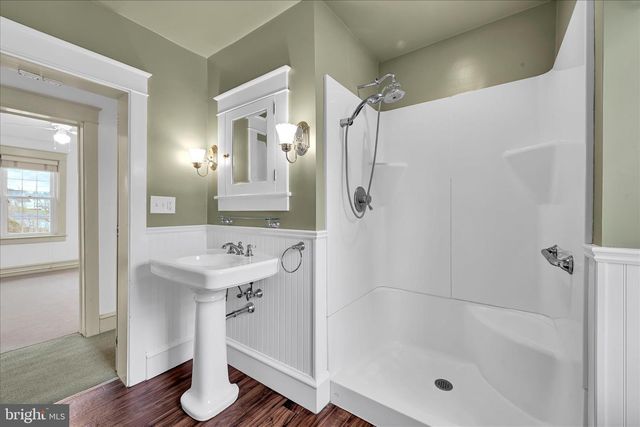 301 E MEADOW VALLEY RD, Lititz, PA 17543