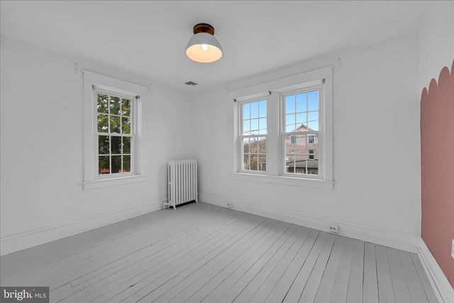 301 E MEADOW VALLEY RD, Lititz, PA 17543