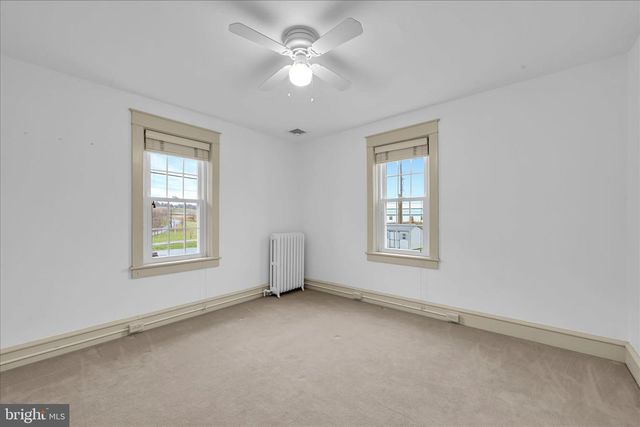 301 E MEADOW VALLEY RD, Lititz, PA 17543