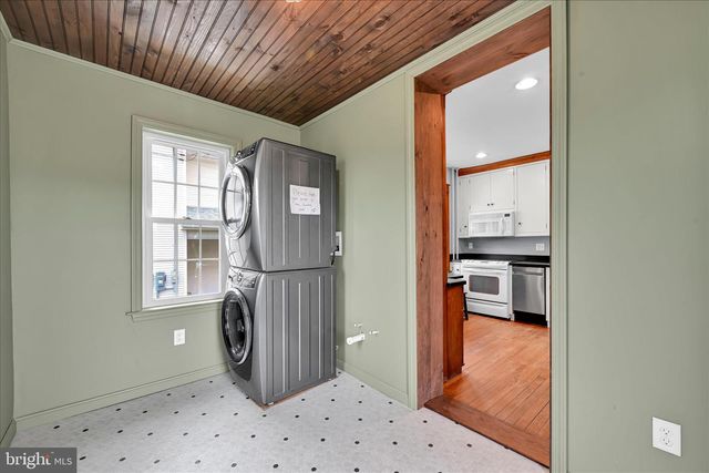 301 E MEADOW VALLEY RD, Lititz, PA 17543