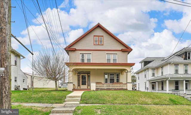 301 E MEADOW VALLEY RD, Lititz, PA 17543