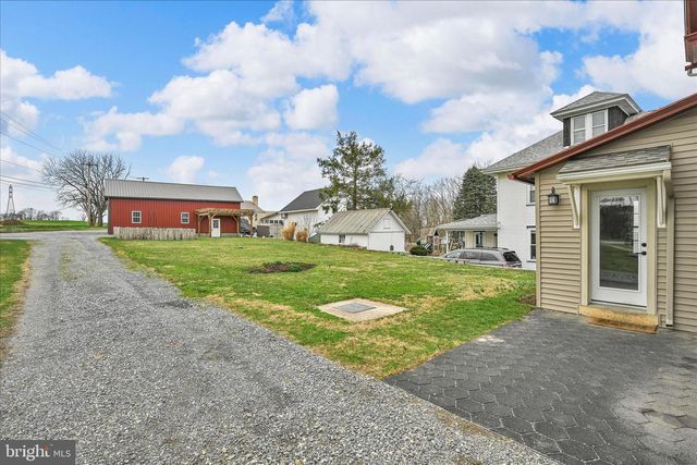 301 E MEADOW VALLEY RD, Lititz, PA 17543