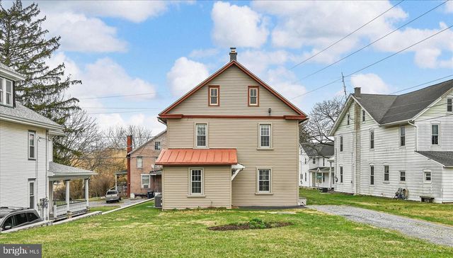 301 E MEADOW VALLEY RD, Lititz, PA 17543