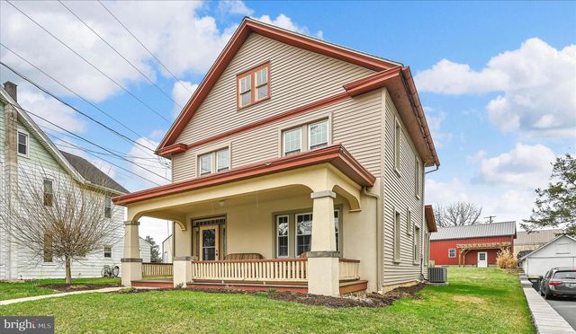 301 E MEADOW VALLEY RD, Lititz, PA 17543