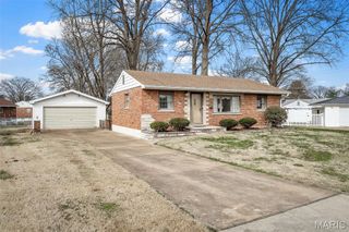 227 Hernan Drive, St Louis, MO 63123