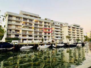 1650 NE 115th St 408, Miami, FL 33181