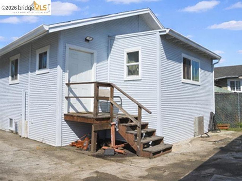 Image 12 of property listing at 1614 72Nd Ave, Oakland, CA 94621