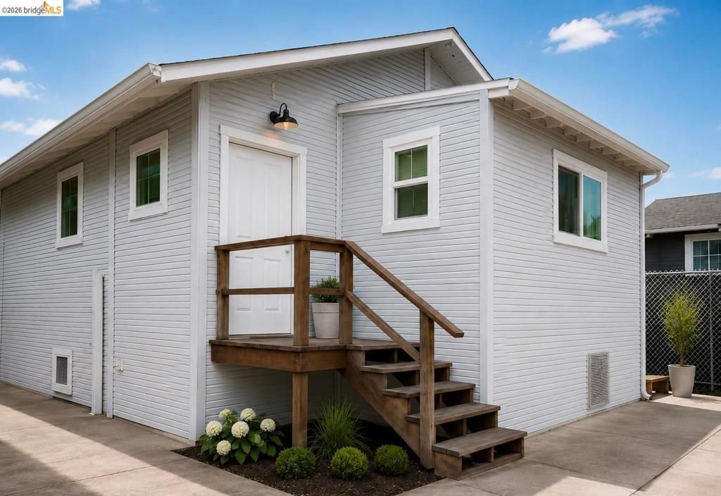 Image 2 of property listing at 1614 72Nd Ave, Oakland, CA 94621