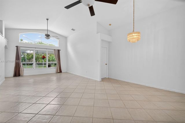 10624 Plainview Cir, Boca Raton, FL 33498