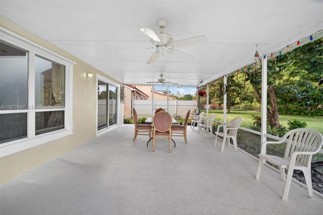 10624 Plainview Cir, Boca Raton, FL 33498