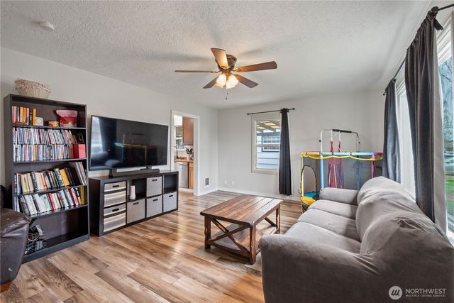 3102 Hemlock Street, Longview, WA 98632