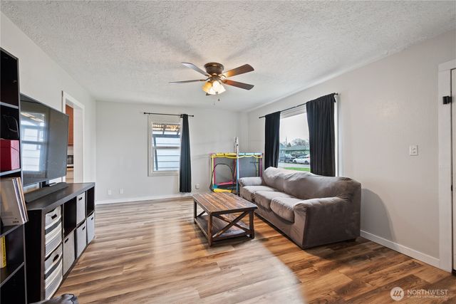 3102 Hemlock Street, Longview, WA 98632