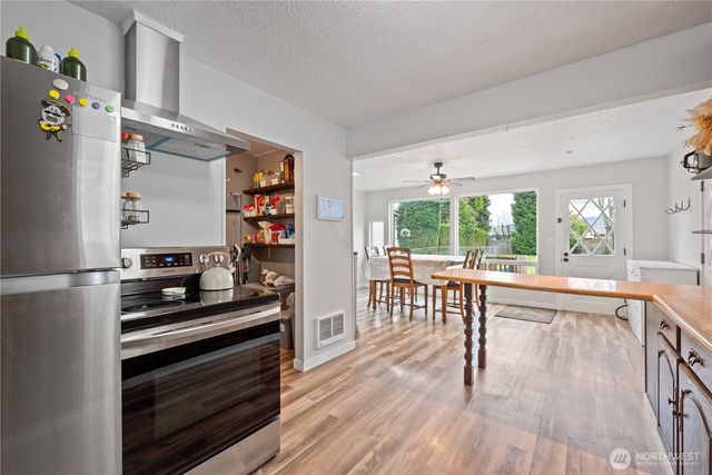 3102 Hemlock Street, Longview, WA 98632