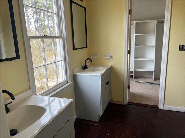 1725 Spindle Top SW Court, Lilburn, GA 30047