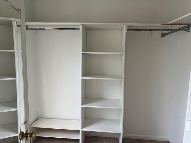 1725 Spindle Top SW Court, Lilburn, GA 30047