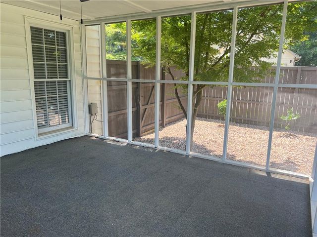 1725 Spindle Top SW Court, Lilburn, GA 30047