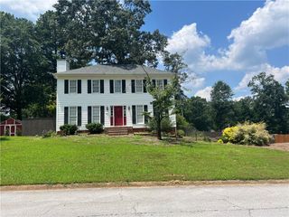 1725 Spindle Top SW Court, Lilburn, GA 30047