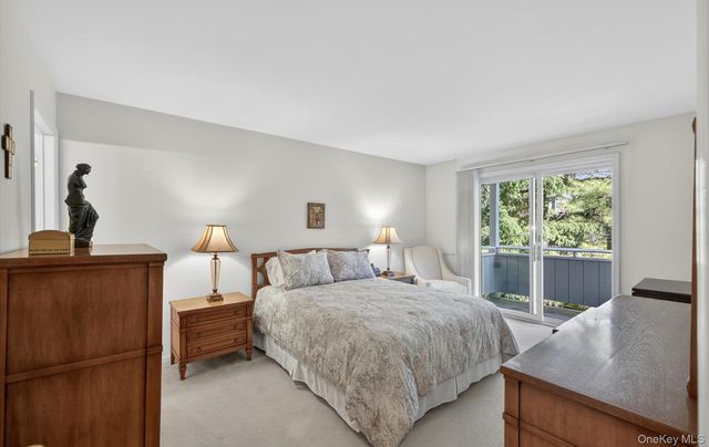 240-17 Oak Park Drive 73A, Douglaston, NY 11362