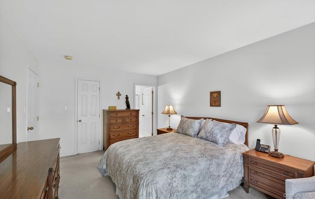 240-17 Oak Park Drive 73A, Douglaston, NY 11362