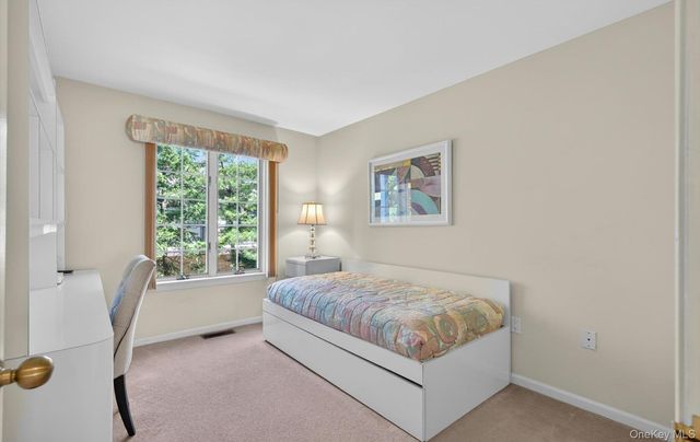 240-17 Oak Park Drive 73A, Douglaston, NY 11362