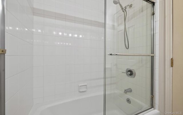 240-17 Oak Park Drive 73A, Douglaston, NY 11362