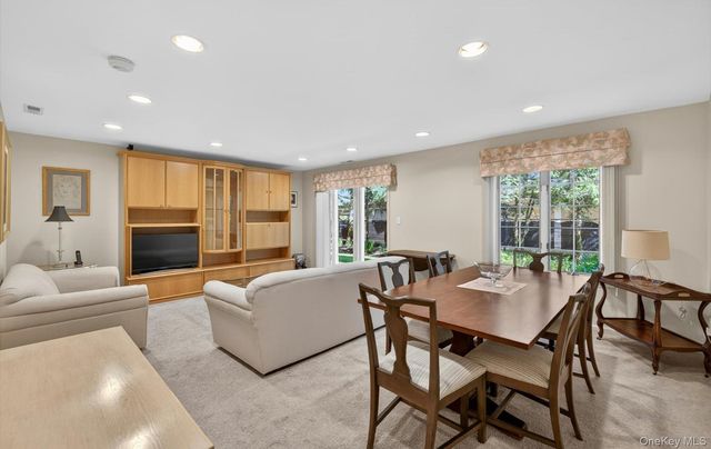 240-17 Oak Park Drive 73A, Douglaston, NY 11362