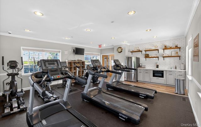 240-17 Oak Park Drive 73A, Douglaston, NY 11362