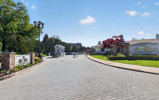 240-17 Oak Park Drive 73A, Douglaston, NY 11362