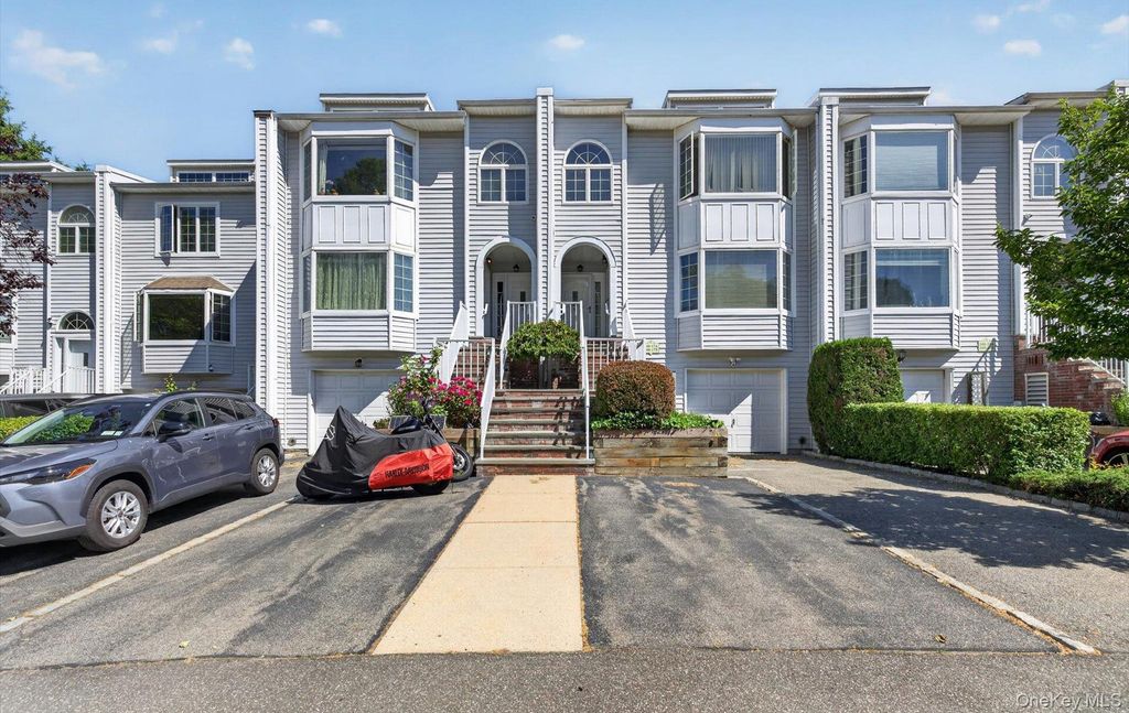 240-17 Oak Park Drive 73A, Douglaston, NY 11362