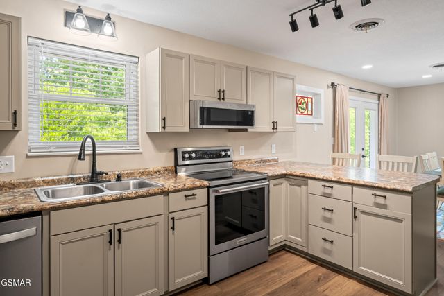 1103 Mayors Drive, Sevierville, TN 37862