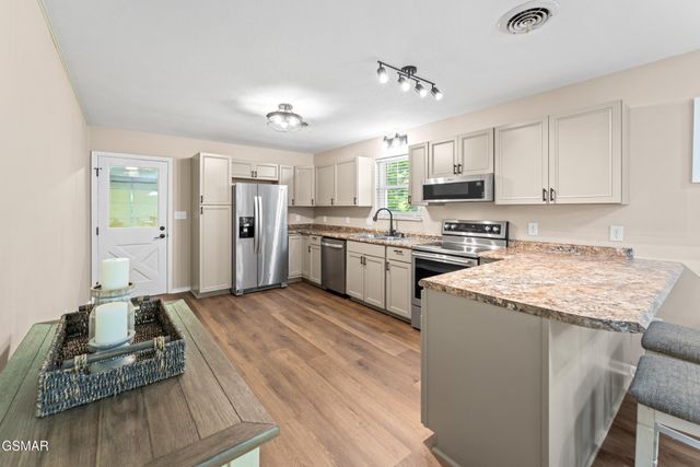 1103 Mayors Drive, Sevierville, TN 37862