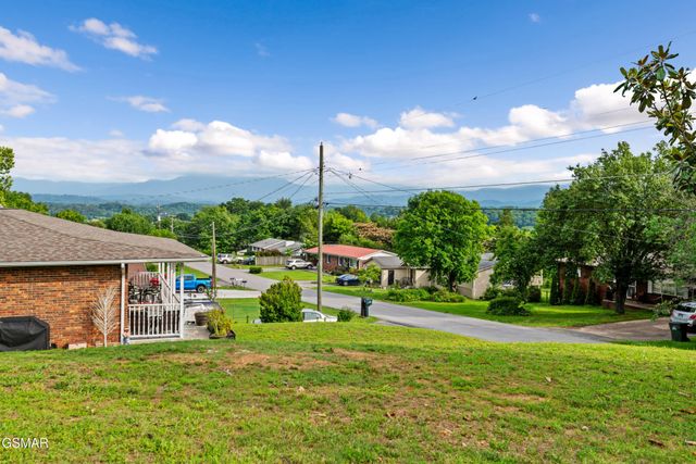 1103 Mayors Drive, Sevierville, TN 37862