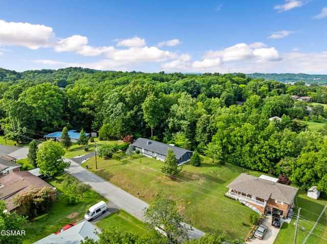 1103 Mayors Drive, Sevierville, TN 37862
