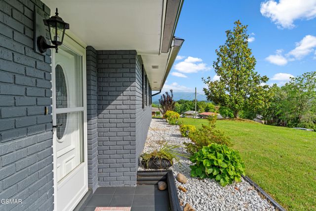 1103 Mayors Drive, Sevierville, TN 37862